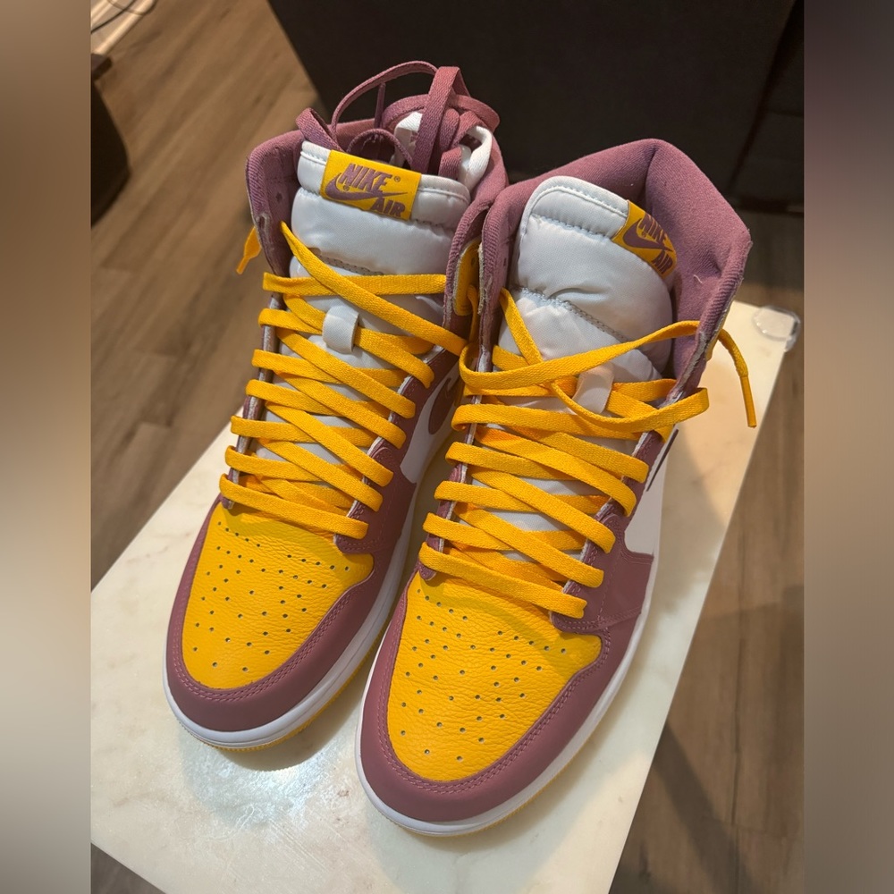 Air Jordan 1 Brotherhood